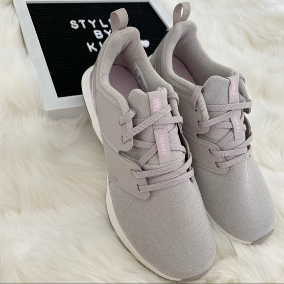 πΈ NIKE Air Bella TR Shoes Sneakers Workout NWT - Picture 2 of 6